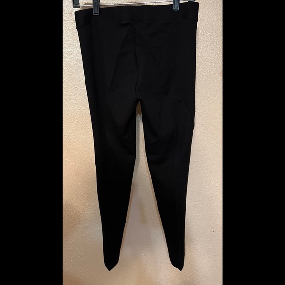 Worn once Vince Camuto skinny dress pants size XS color black. - Picture 3 of 6